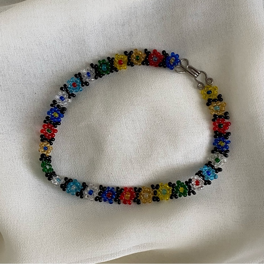 Y2K 90s Colorful Floral Beaded Bracelet – Handmade Bloom Pattern